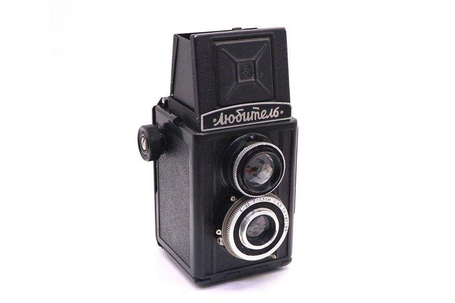 Среднеформатный зеркальный фотоаппарат Любитель