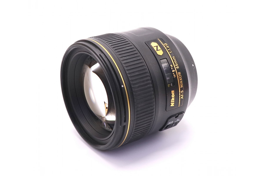 Nikon 85mm f/1.4G AF-S Nikkor в упаковке