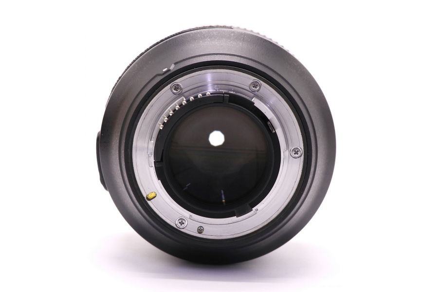 Nikon 85mm f/1.4G AF-S Nikkor в упаковке