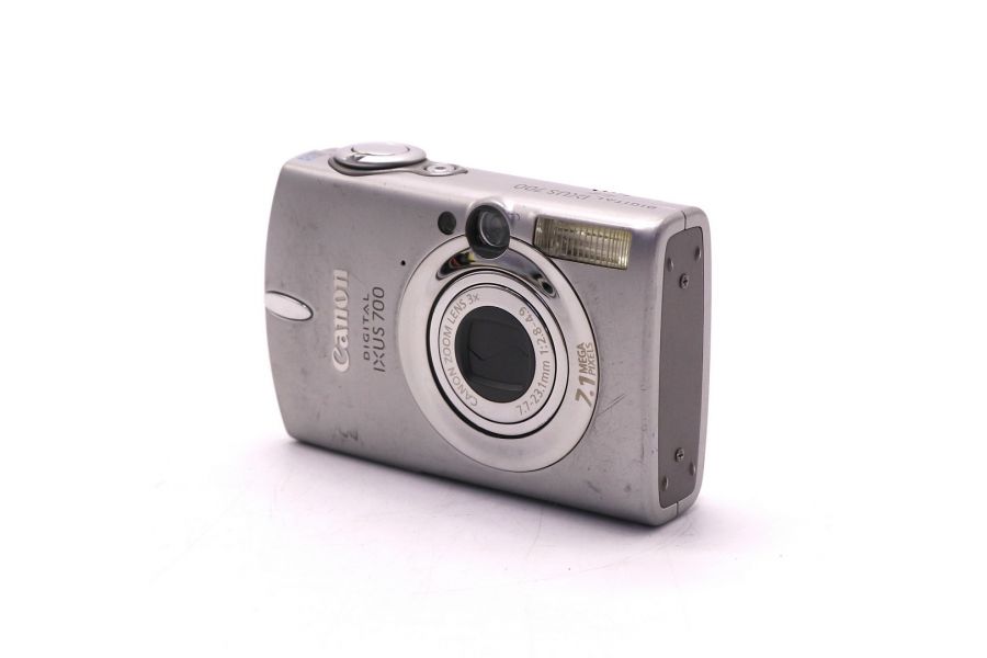 Фотокамера компактная Canon IXUS 700 в упаковке