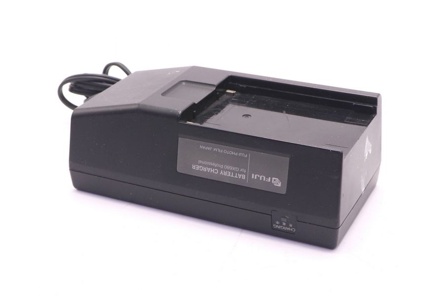 Зарядное устройство Fuji Battery Charger GX680II 100V