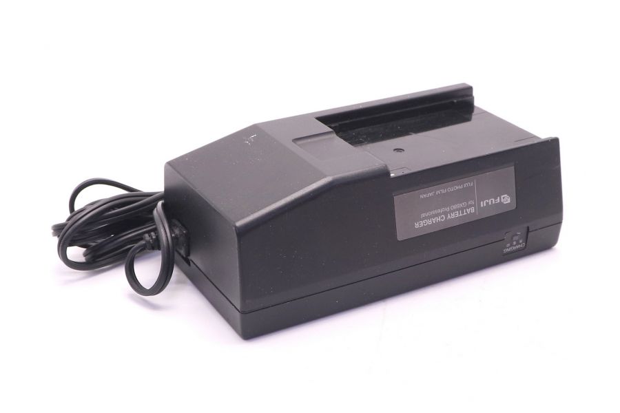 Зарядное устройство Fuji Battery Charger GX680II 100V