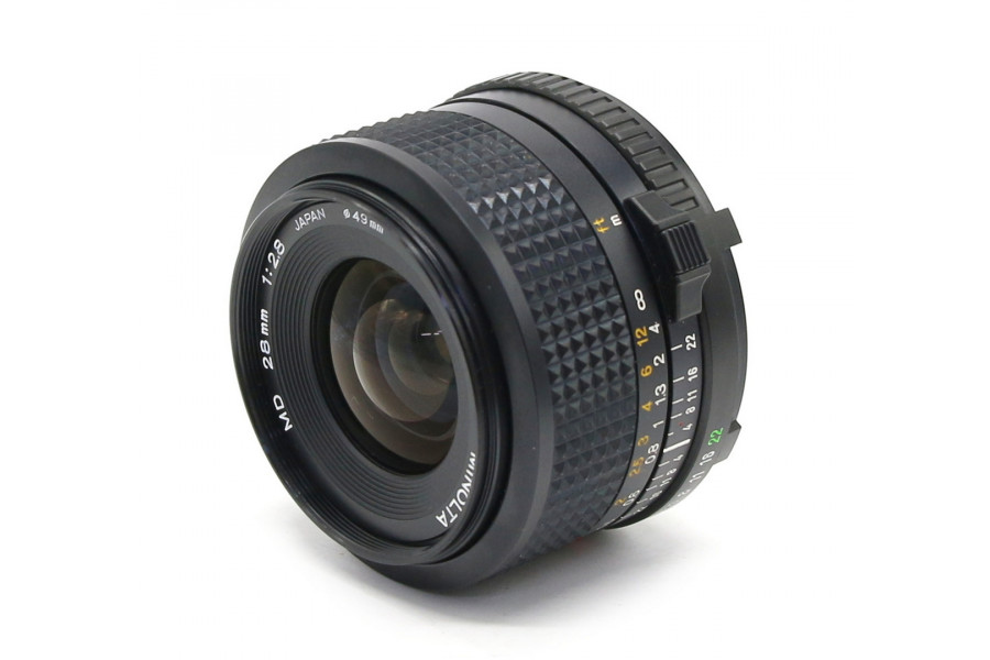 Объектив Minolta MD 28mm f/2.8 в упаковке