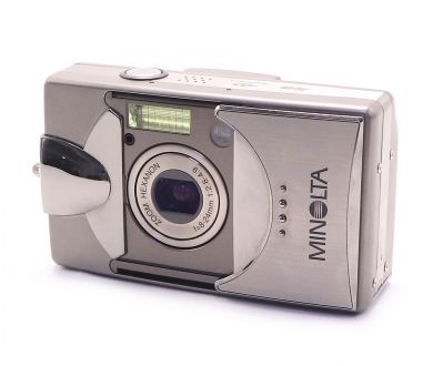 Компактная цифровая камера Minolta DIMAGE G500