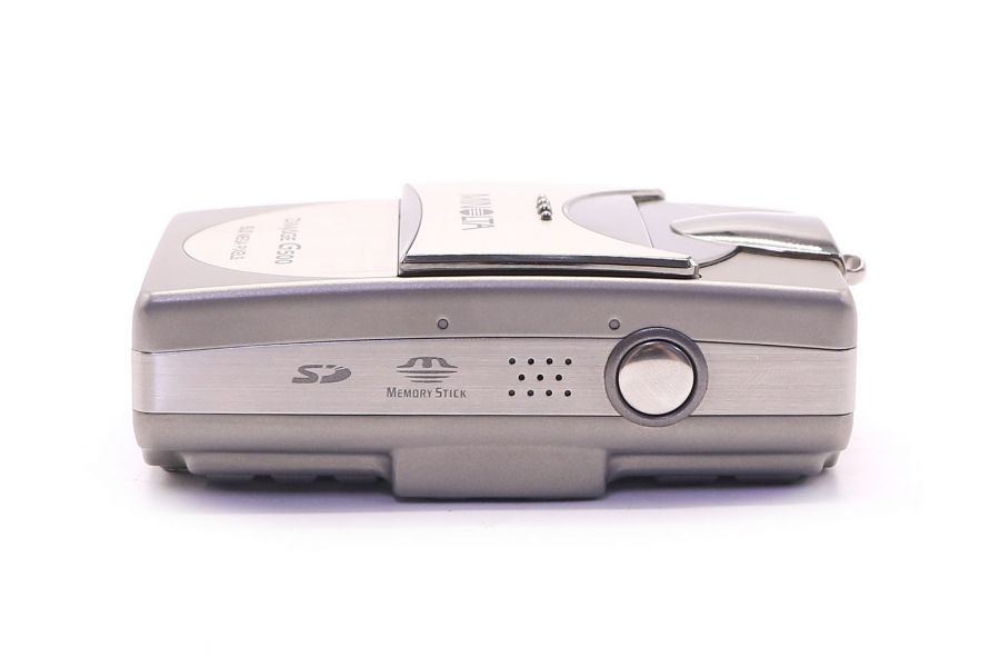 Компактная цифровая камера Minolta DIMAGE G500