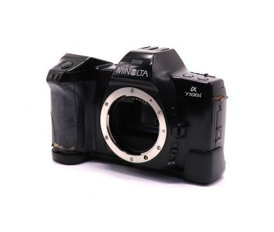 Зеркальная плёночная камера Minolta a7700i QD body