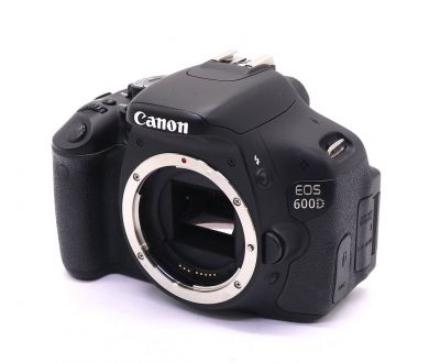 Canon EOS 600D body (пробег 10200 кадров)