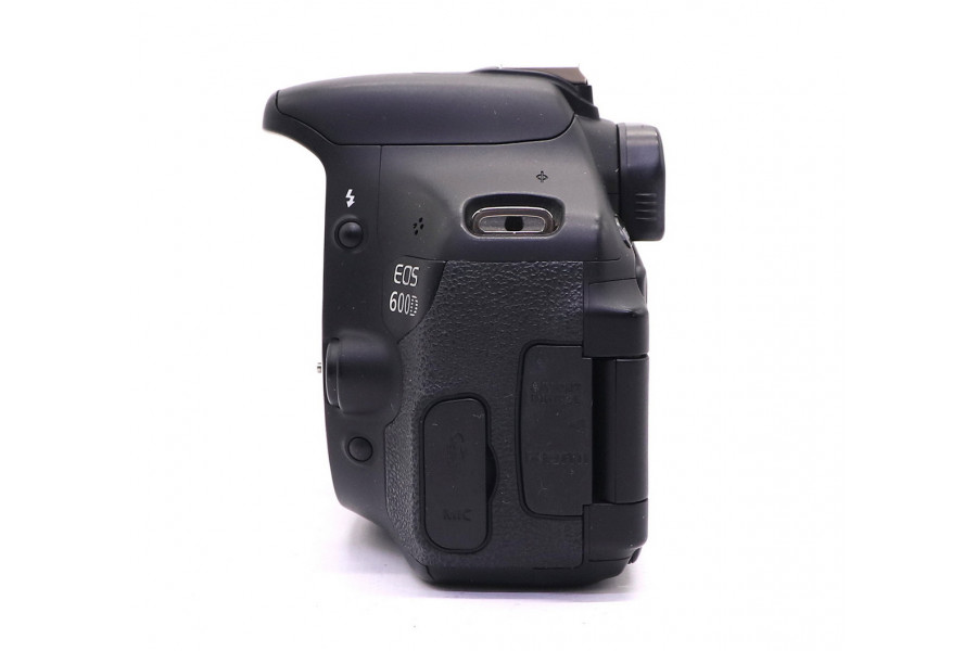 Canon EOS 600D body (пробег 10200 кадров)