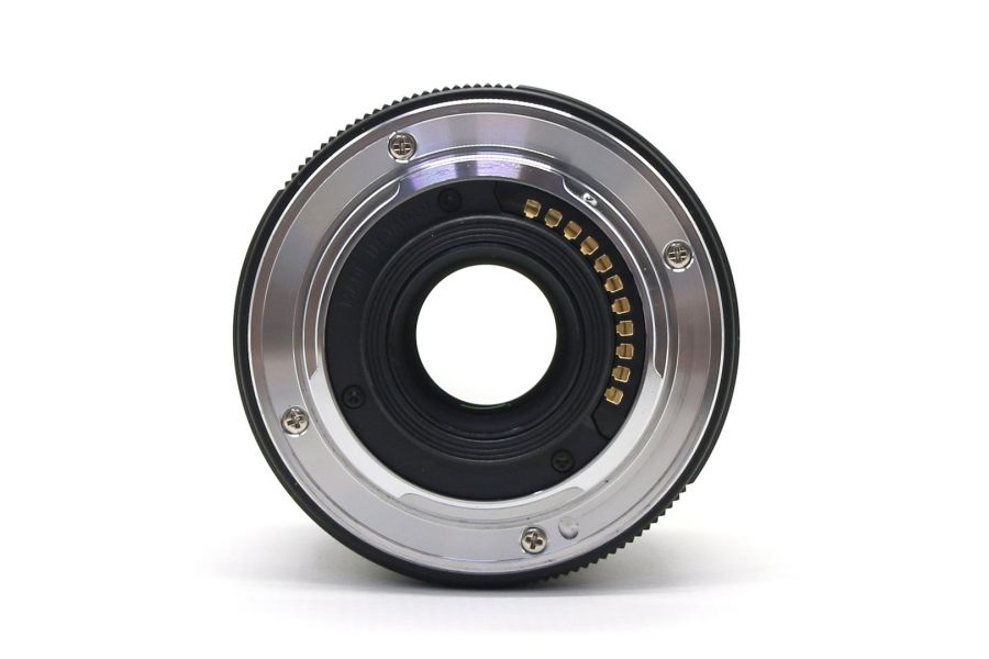 Olympus M.Zuiko Digital 25mm f/1.8 в упаковке