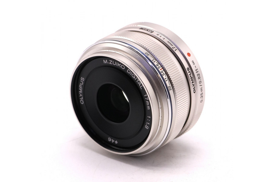 Olympus M.Zuiko Digital 17mm f/1.8 MSC в упаковке