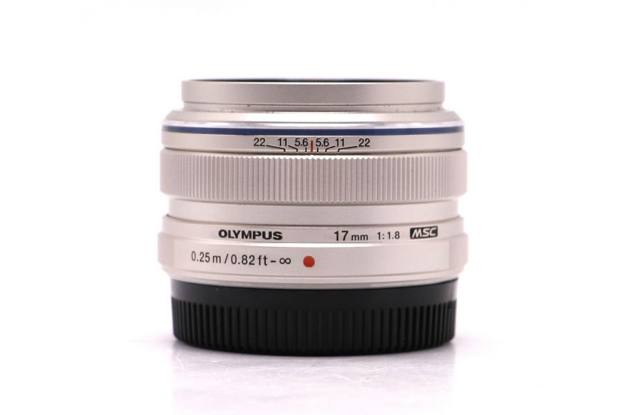 Olympus M.Zuiko Digital 17mm f/1.8 MSC в упаковке