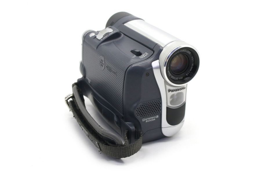 Видеокамера Panasonic NV-GS11 в упаковке