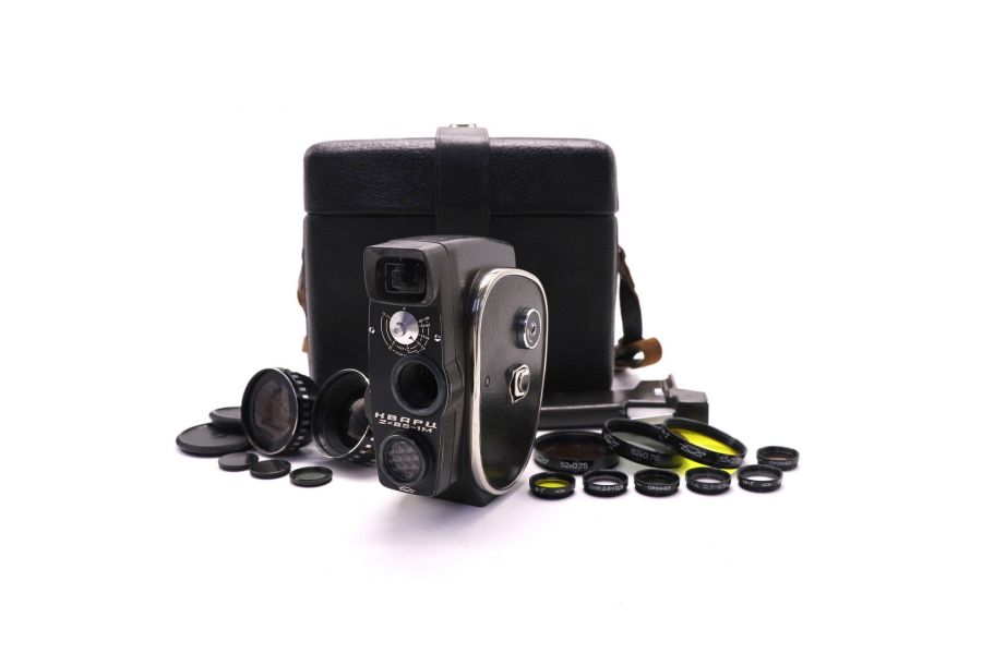 Кинокамера Кварц 2х8S-1M (СССР, КМЗ, 1974)