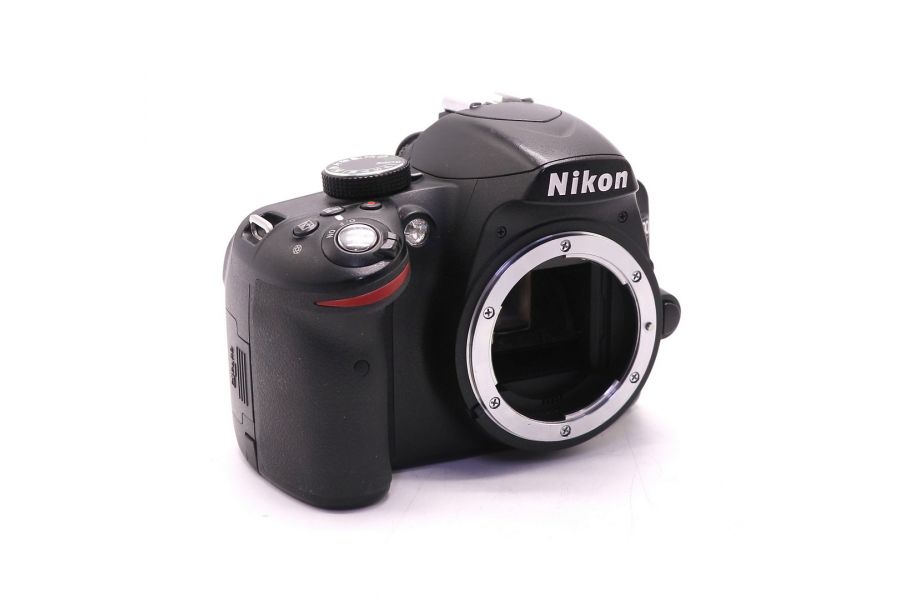 Nikon D3200 body (пробег 17760 кадров)