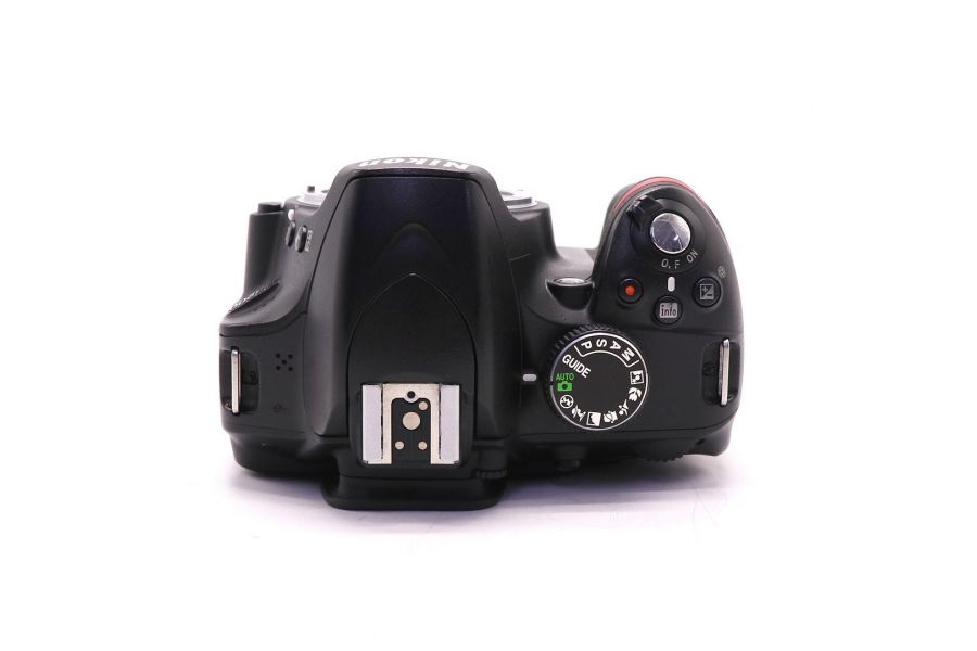 Nikon D3200 body (пробег 17760 кадров)
