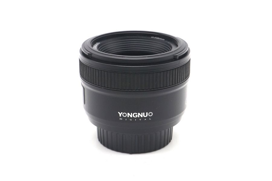 Объектив YongNuo AF 35mm f/2 Nikon F в упаковке