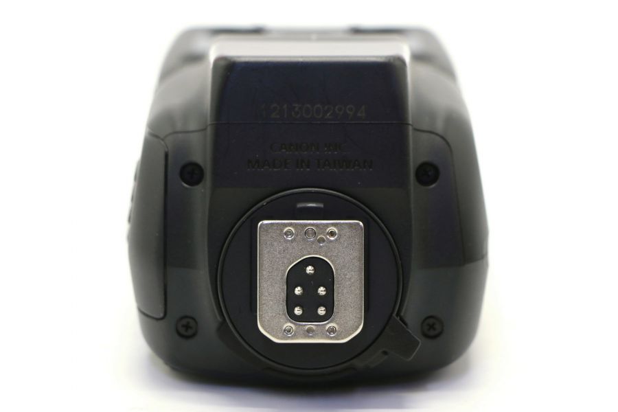 Фотовспышка Canon Speedlite 430EX III-RT в упаковке