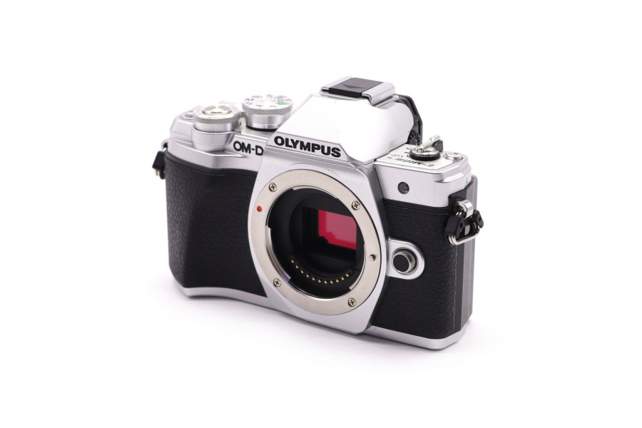 Olympus OM-D E-M10 Mark III body silver (пробег 23180 кадров)