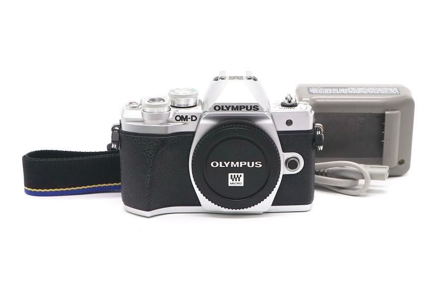 Olympus OM-D E-M10 Mark III body silver (пробег 33960 кадров)