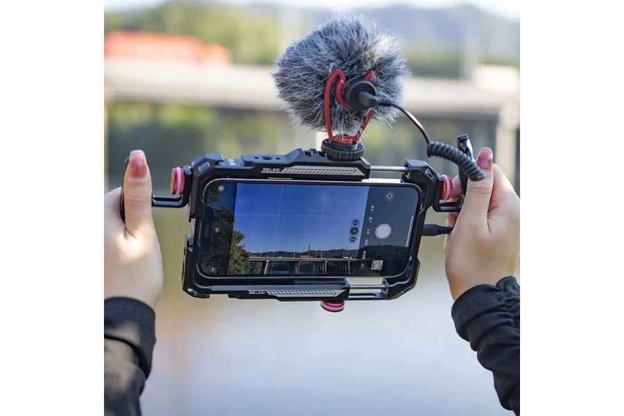 Металлическая клетка Ulanzi LINO для iPhone X/11/12/13