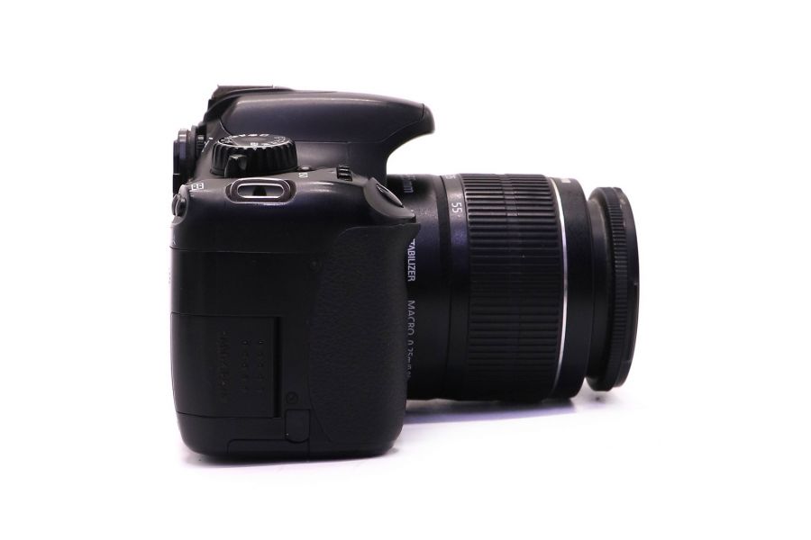 Камера Canon EOS 550D kit (пробег 28000 кадров)