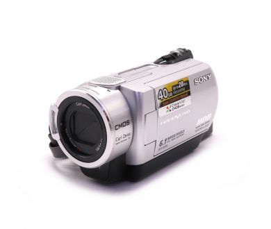 С жестким диском 40ГБ видеокамера Sony DCR-SR300E