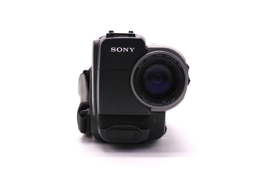 Видеокамера компактная Sony CCD-TR502E Handycam