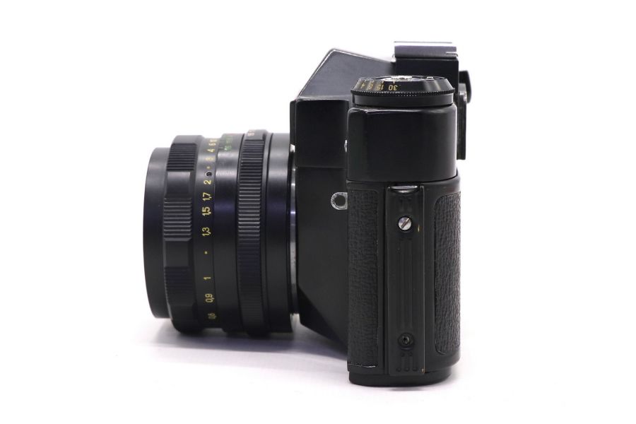 Зеркальный пленочный фотоаппарат Зенит ЕМ black kit