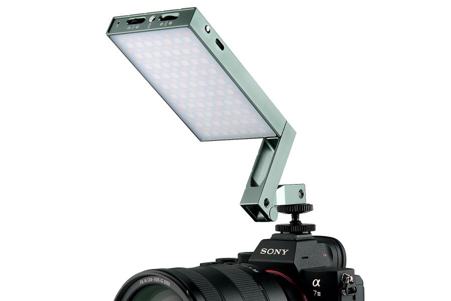 Накамерный осветитель Godox RGB Mini Creative M1