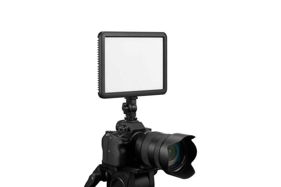Godox LDP18D – компактный LED-осветитель для фото