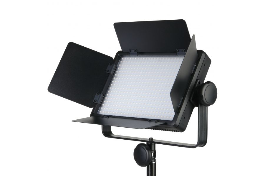Осветитель студийный Godox LED500C