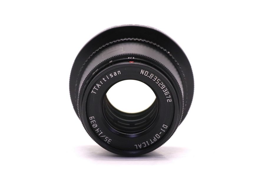 TTartisan 35mm F1.4 APS-C for T-mount в упаковке