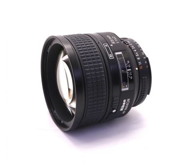 Объектив Nikon 85mm f/1.4D IF AF Nikkor в упаковке