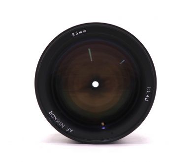 Объектив Nikon 85mm f/1.4D IF AF Nikkor в упаковке
