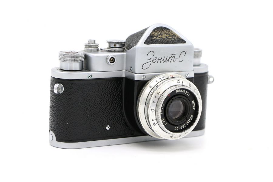 Советская зеркальная камера Зенит С + Индустар-50