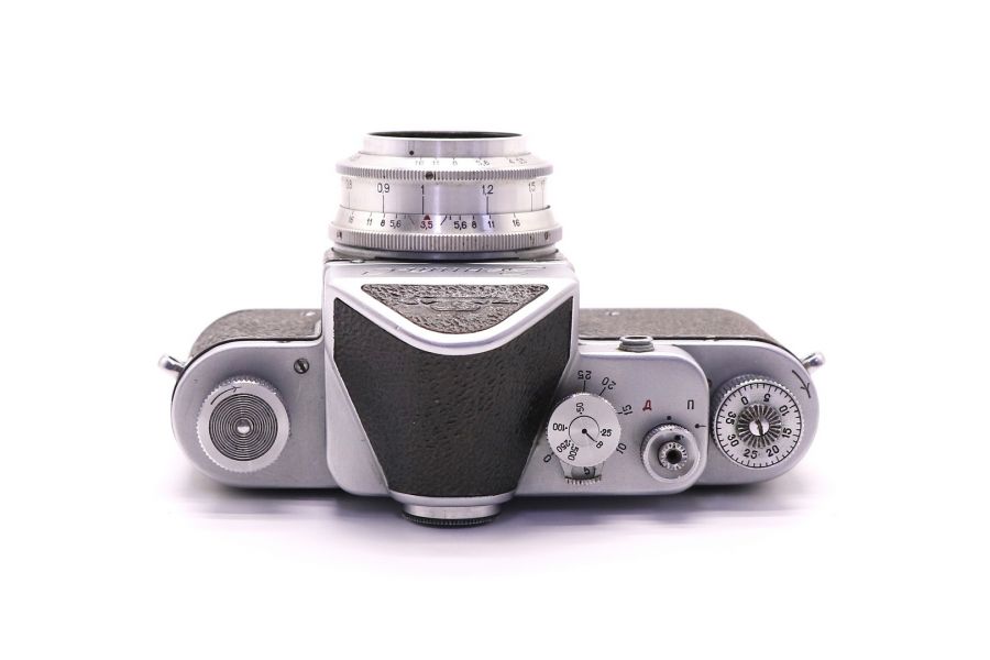 Советская зеркальная камера Зенит С + Индустар-50 