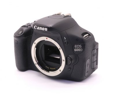 Зеркальная камера Canon EOS 600D body (Japan)