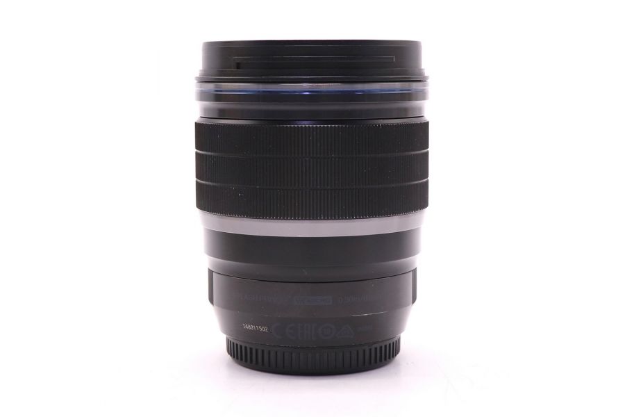 Olympus M.Zuiko Digital ED 25mm f/1.2 Pro в упаковке