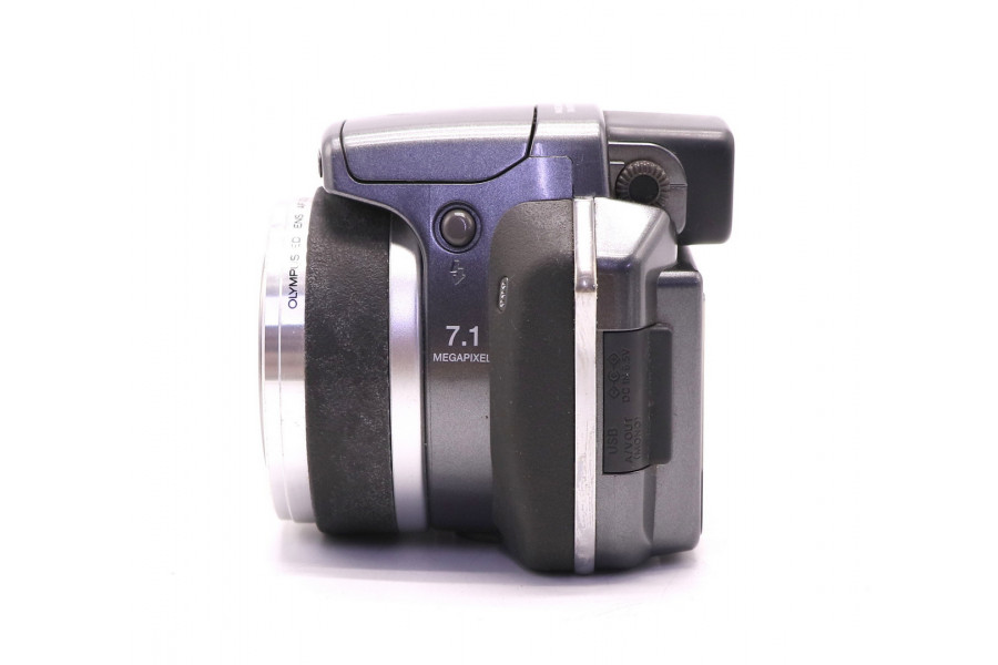 Компактный цифровой фотоаппарат Olympus SP-550UZ