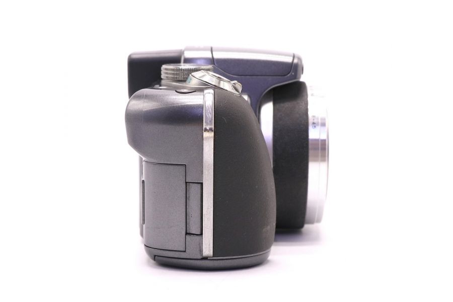 Компактный цифровой фотоаппарат Olympus SP-550UZ