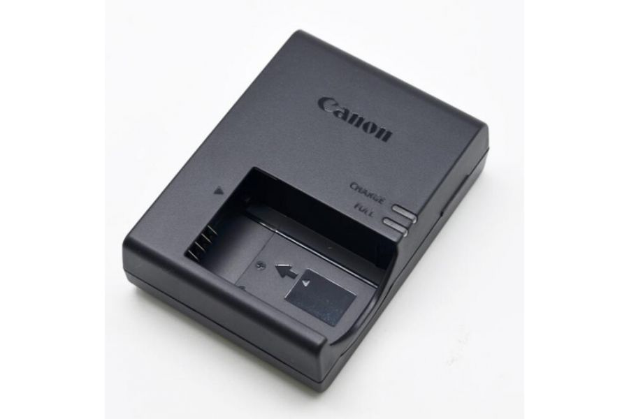 Зарядное устройство Canon LC-E17, для аккумуляторов Canon LP-E17