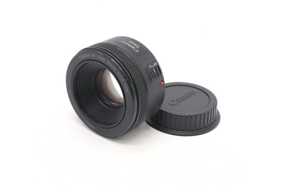 Стандартный объектив Canon EF 50mm f/1.8 STM