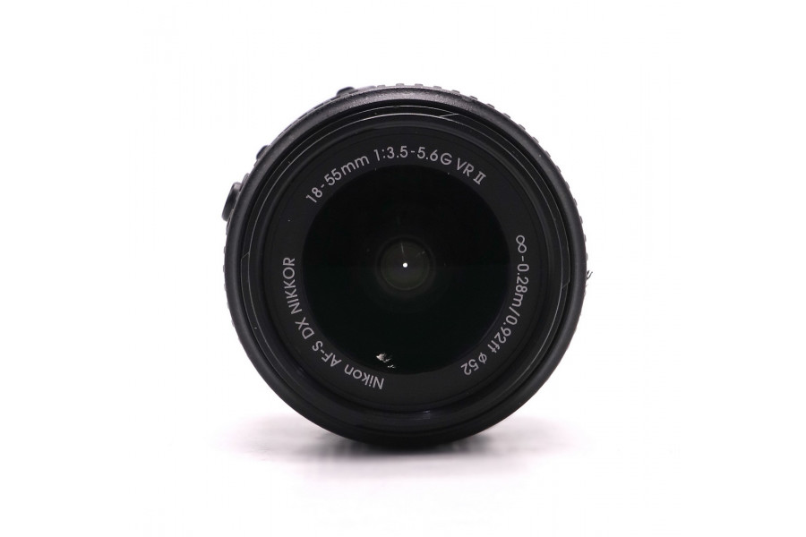 Компактный объектив Nikon 18-55mm f/3.5-5.6G AF-S VR II DX Zoom-Nikkor