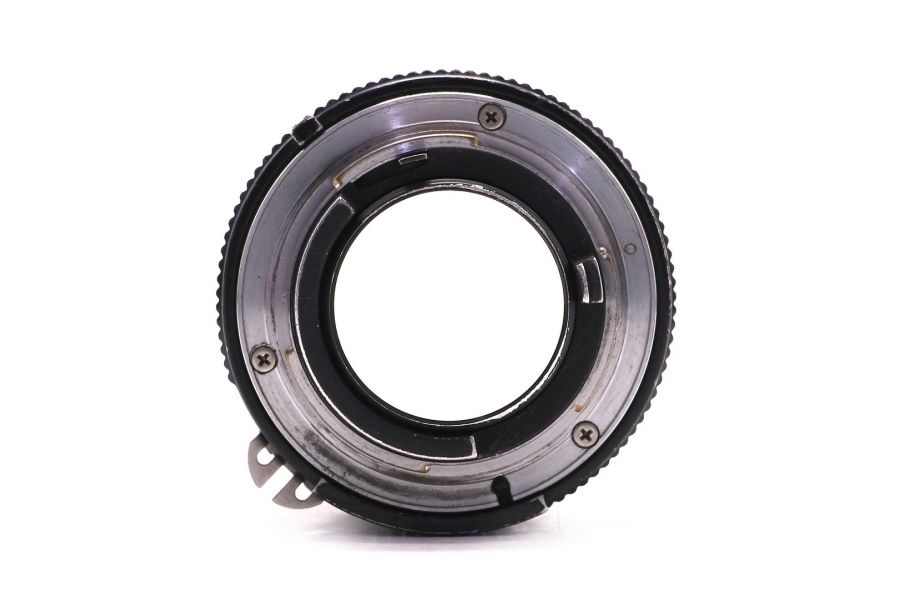 Стандартный объектив Nikon 50mm f/1.4 Nikkor