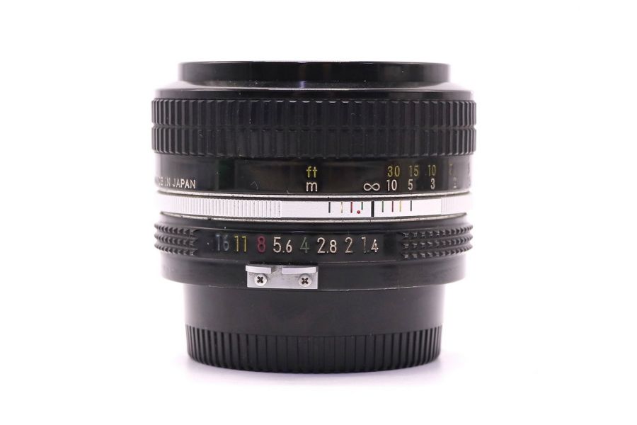 Стандартный объектив Nikon 50mm f/1.4 Nikkor