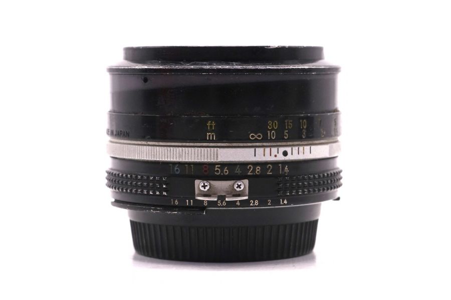 Стандартный объектив Nikon 50mm f/1.4 Nikkor