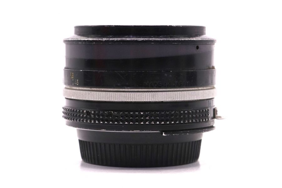 Стандартный объектив Nikon 50mm f/1.4 Nikkor