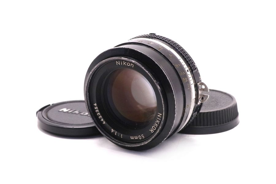 Стандартный объектив Nikon 50mm f/1.4 Nikkor