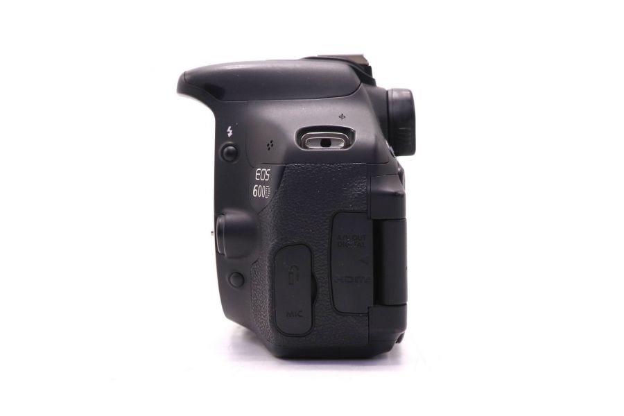 Canon EOS 600D body (пробег 2500 кадров)