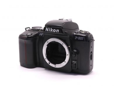 Зеркальная плёночная камера Nikon F-601 body